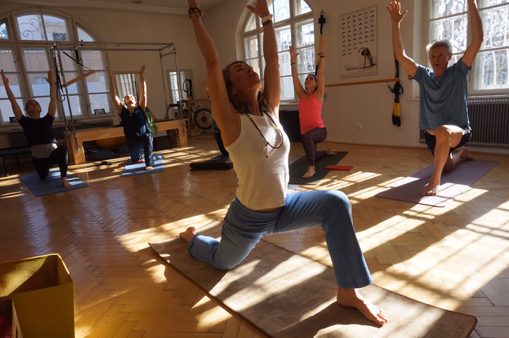 Maria Felsner im PilatesART-Workout am Morgen.